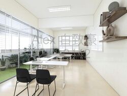 Kew Sian King (D18), Office #459115891